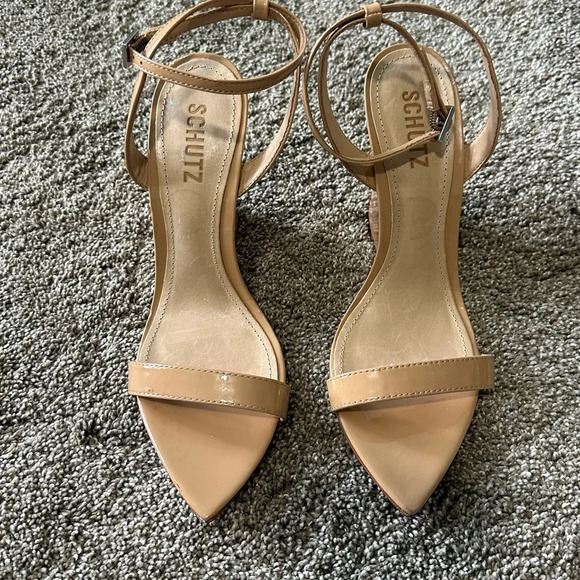 Schutz Raquel Patent Leather Wedge Sandals. Size 8.5. - Picture 5 of 10